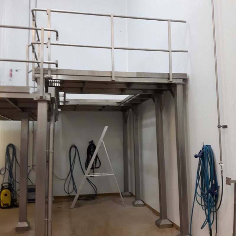CANTILEVER-PLATFORM-INSTALLATION-FOOD-INDUSTRY-DAIRY-PARTNERS--platform-installed-in-stroud-for-food-industry